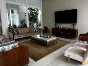 Venta de Casa con Piscina Exclusiva en Samborondón –...