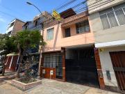 Venta de Casa Familiar de 2 Pisos