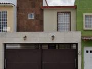 VENTA DE CASA FRACCIONAMIENTO LOMAS DE SANTA ANITA...