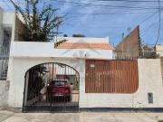 VENTA DE CASA FRENTE A PARQUE Y CERCA DEL MERCADO DE...