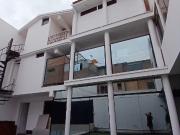 VENTA DE CASA FRENTE PARQUE CERCADO LIMA