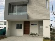 VENTA DE CASA GRANDE EN AV. PASEO SOLARES, COL. SOLARES...