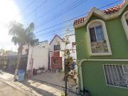 VENTA DE CASA GRANDE EN CALLE GUASIMA, COL. JARDINES DE...