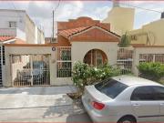 VENTA DE CASA LA CONDESA, JARDINES DEL COUNTRY...