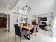 VENTA DE CASA MINIMALISTA 5 AMBIENTES EN BARRIO ALTOS...