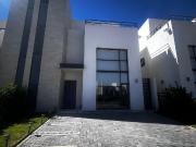 VENTA DE CASA MODELO MÓNACO EN FRACCIONAMIENTO VILLAS...
