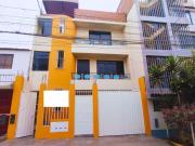 Venta de Casa Multifamiliar de 3 Pisos en San Juan de...