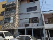 Venta de Casa de 3 pisos + Azotea en San Martín de Porres