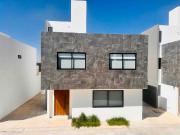 Venta de casa muy cerca de Paseo Tollocan