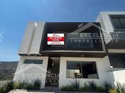 VENTA DE CASA NUEVA, AMPLIA Y MODERNA EN CAÑADAS DEL...