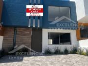 VENTA DE CASA NUEVA, AMPLIA Y MODERNA EN CAÑADAS DEL...