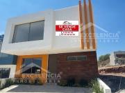 VENTA DE CASA NUEVA, AMPLIA Y MODERNA EN CAÑADAS DEL...