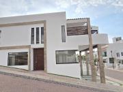 Venta de casa nueva con 4 rec y Roof Garden en Pedregal...