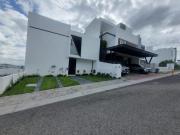 Venta de casa nueva con 4 recamaras en Colinas de Juriquilla