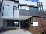 Venta de casa nueva con jardín Zona Lomas de Angelópolis...