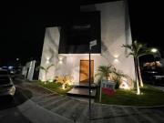 Venta de Casa Nueva en Condesa Juriquilla – 4 Recámaras,...