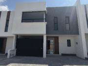 VENTA DE CASA NUEVA EN LOMAS DE ANGELOPOLIS, CASCATTA,...