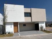 VENTA DE CASA NUEVA EN LOMAS DEL MOLINO 4