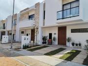 VENTA DE CASA NUEVA CANCUN ARBOLADA LA CEIBA