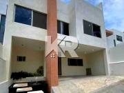 VENTA DE CASA NUEVA MINIMALISTA, EN ZONA DORADA DE...