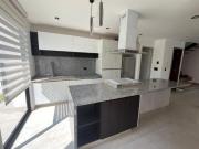 Venta de Casa nueva moderna con jardín zona Zavaleta, Puebla