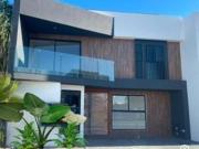 VENTA DE CASA NUEVA MUY AMPLIA EN PARQUE CHIHUAHUA,...