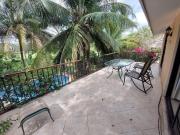 Venta de Casa para remodelar dentro del club de golf la...