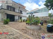 Venta de casa para remodelar en Vista Hermosa...