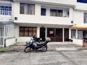 VENTA DE CASA PLURIFAMILIAR DE 3 APARTAMENTOS EN SANTA...