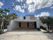 Venta de Casa Premium con Piscina y Acabados de Lujo,...