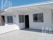 Venta de casa recien remodelada, de 5 recamaras, 2 en...