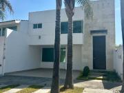 VENTA DE CASA REMODELADA EN BARRANCA DEL REFUGIO