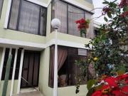 Venta de Casa Rentera 3 Departamentos y 2 suites, Urb....