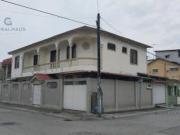 Venta de Casa Rentera, Esquinera en Guayacanes, 7...