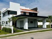 VENTA DE CASA RESIDENCIA CON ALBERCA EN PARAISO COUNTRY CLUB