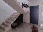 Venta de Casa Residencial 5 Habitaciones en Col. Itzimna