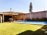 Venta de Casa Residencial con Alberca en El Fracc. Las...