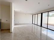 Venta de Casa Residencial en Privada de 4 Hab en Cholul...