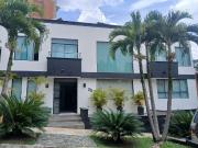 Venta de casa en Sabaneta con Ascensor