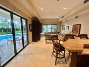 Venta de Casa Samborondon Laguna Dorada, 5 Dormitorios,...