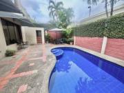 Venta de Casa Samborondon Uess 4 dormitorios con piscina MH