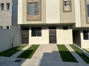 VENTA DE CASA SEMINUEVA. BURDEOS RESIDENCIAL