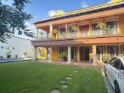 Venta de casa sola con alberca, Col. Vista Hermosa,...