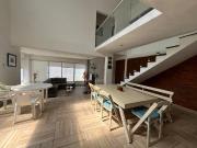 VENTA DE CASA SOLA CON ALBERCA Y JARDIN DENTRO DE FRACC....