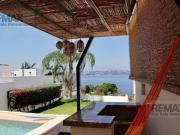 Venta de casa sola con alberca y vista al Lago de...