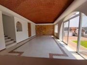 VENTA DE CASA SOLA CON CON ALBERCA EN FRACC BRISAS