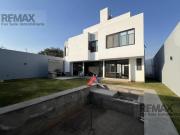 Venta de casa sola en Pedregal de Las Fuentes, Jiutepec,...