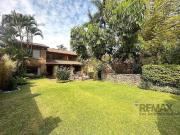 Venta de casa sola en privada, Col. Vista Hermosa,...