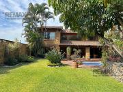 Venta de casa sola en privada, Col. Vista Hermosa,...