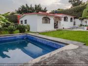 Venta de Casa Sola Ideal Inversion en Privada Zona Norte...